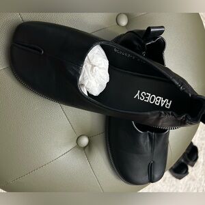 Black, size 8, split toe ,loafer shoe